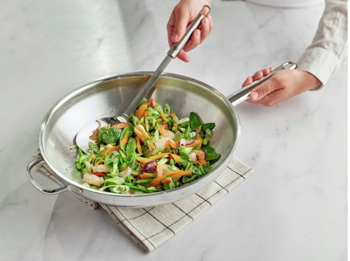 Demeyere Apollo 7 Flat-Bottomed Wok with Counter-Grip – Ø 32cm + Free Wok Spatula