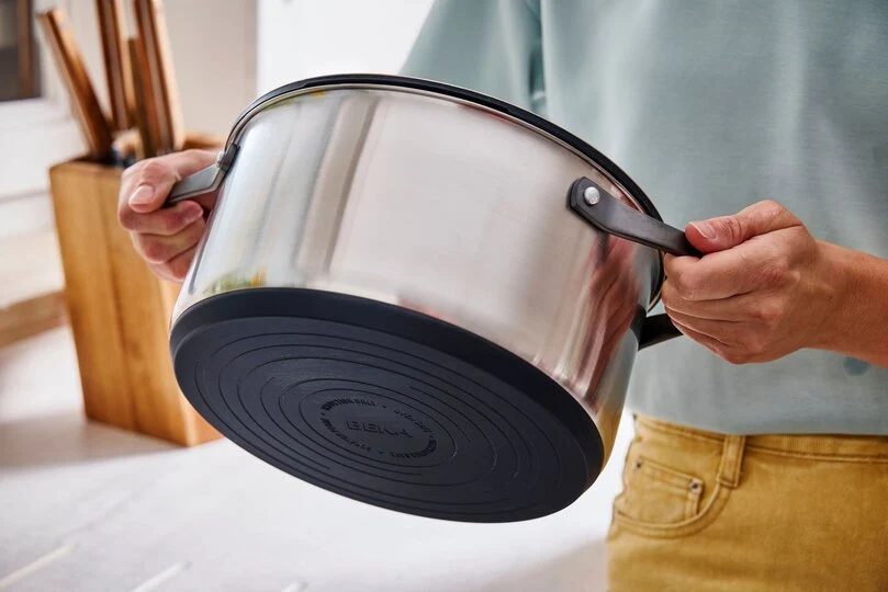 Beka Sensa Saucepan with Softbase Base – Glass Lid with Downdraft Function – Espresso